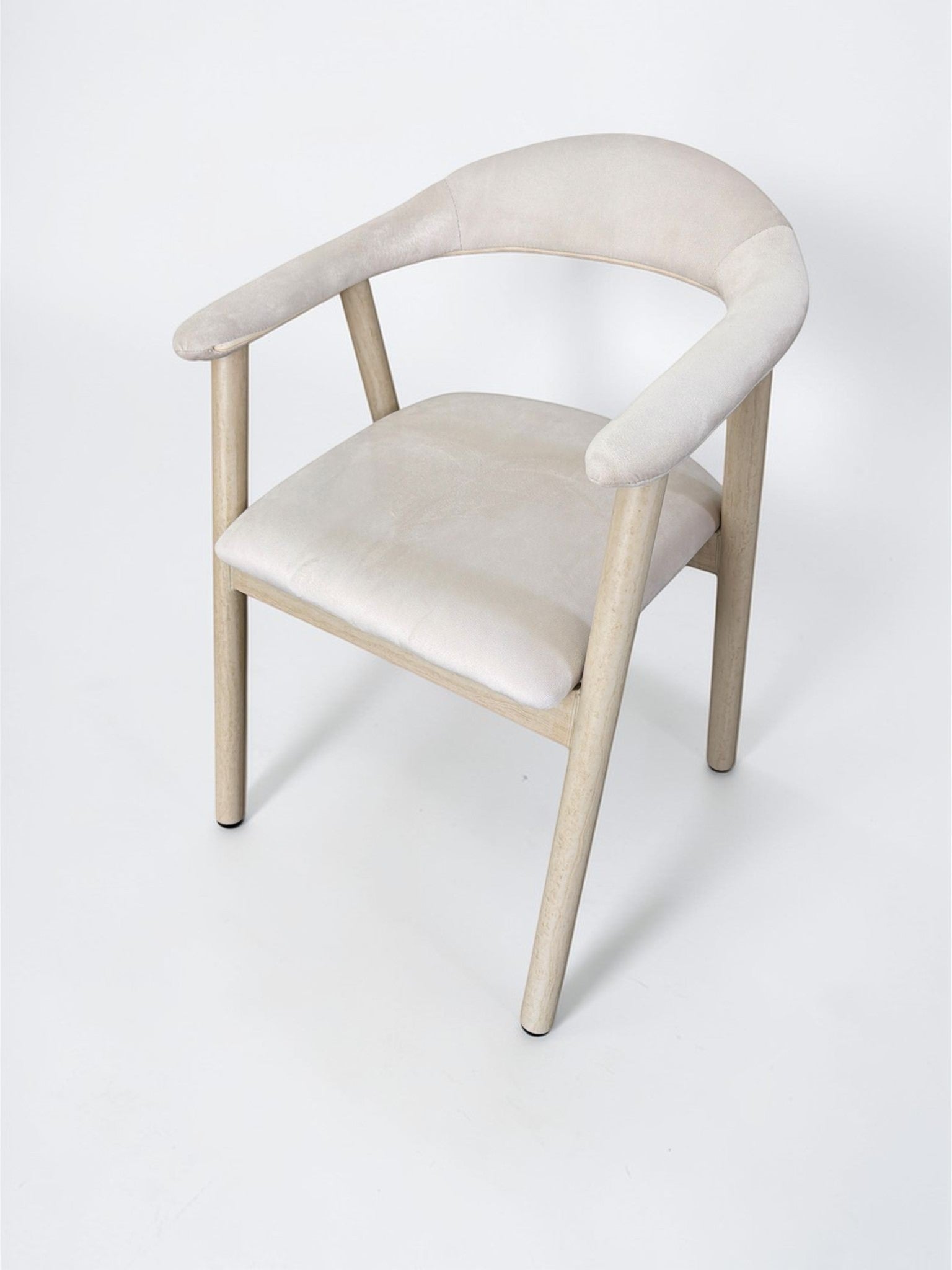 Chaise Berita Tissu Velours Pied Noyer