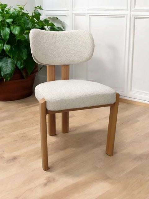 Chaise Hera Tissu Laine Boucle Pied Noyer