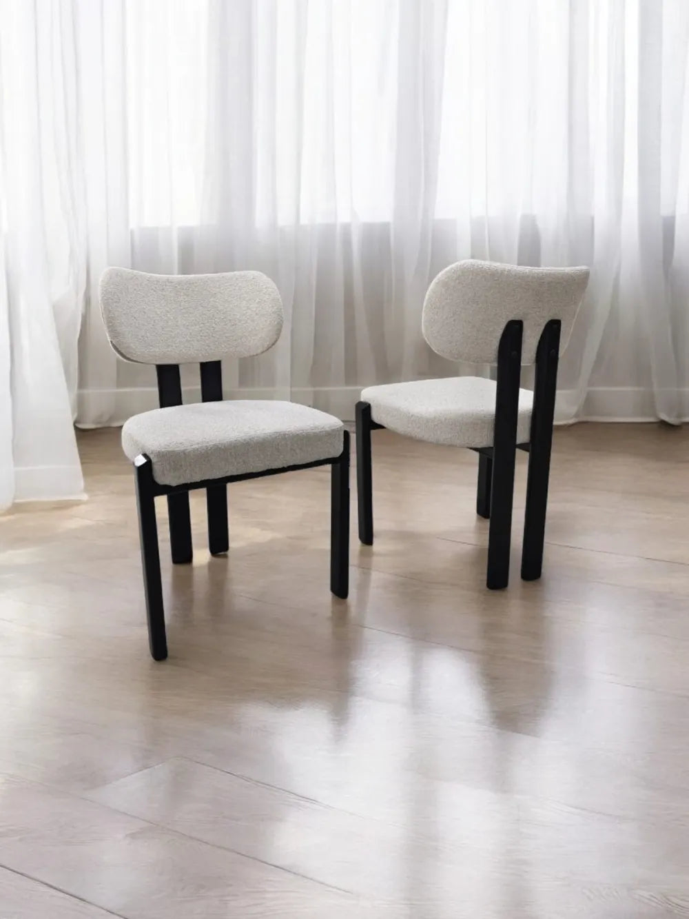 Chaise Hera Tissu Laine Boucle Pied Noyer